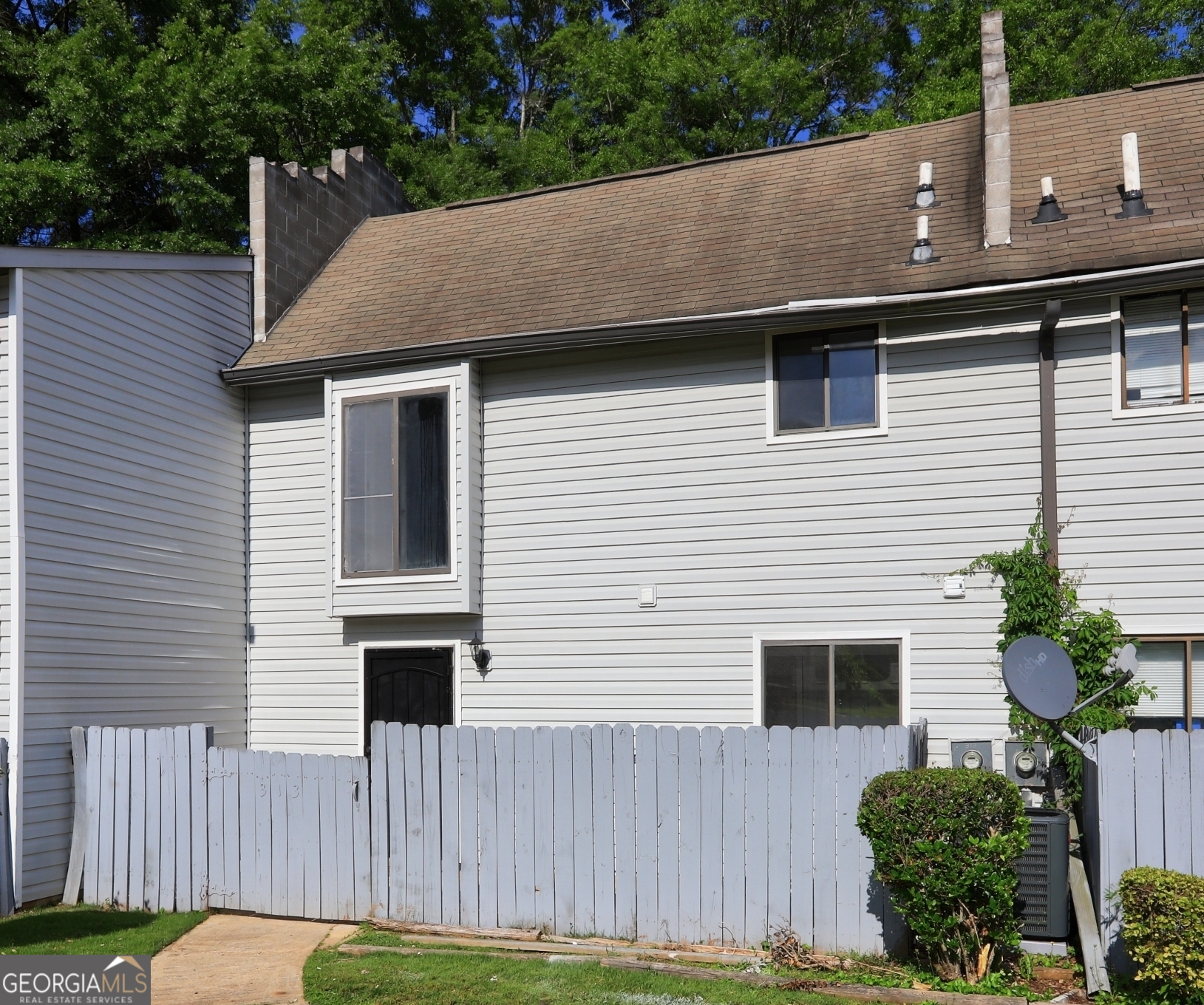 313 Country Club DR