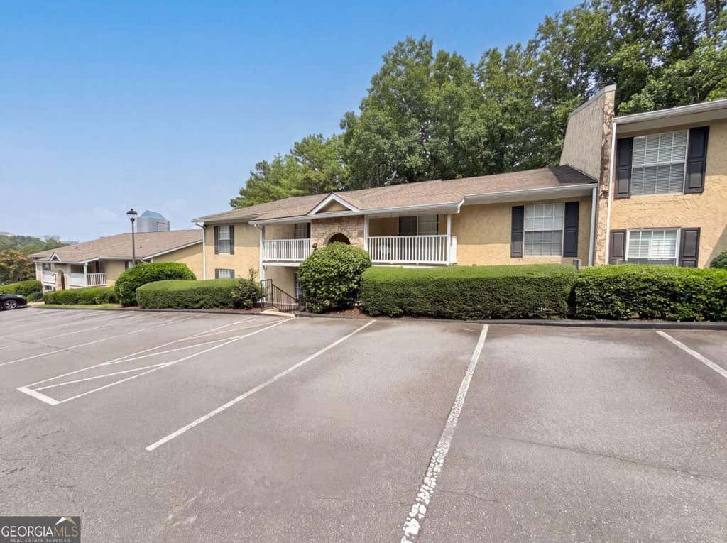 Photo of 3175 Seven Pines Court #204, Atlanta, GA 30339 (MLS # 10818535)