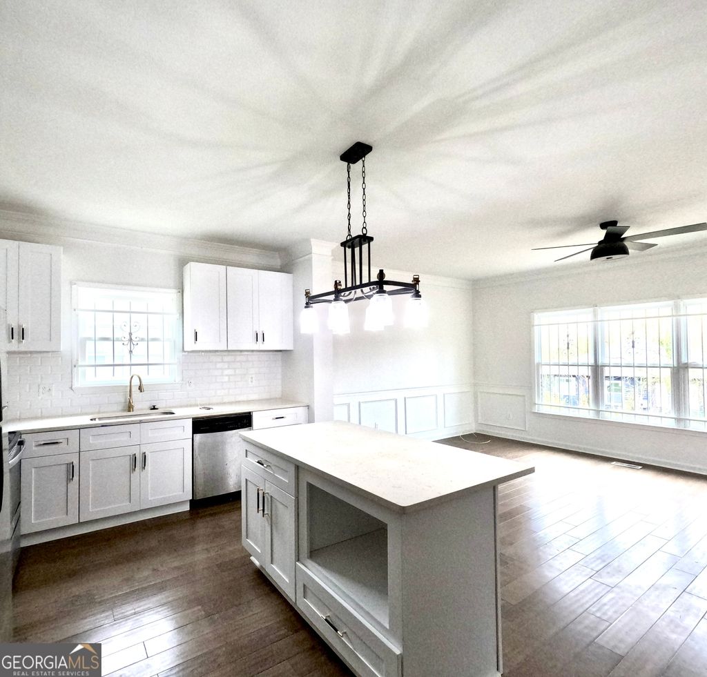 Photo of 987 ASHBY CIR Cir NW, ATLANTA, GA 30314 (MLS # 10671106)