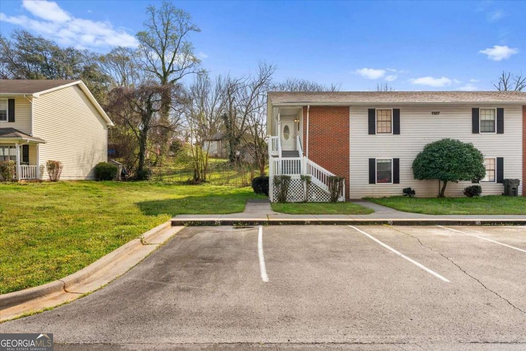 Photo of 1107 Brookwood Lane #29, Dalton, GA 30720 (MLS # 10711160)