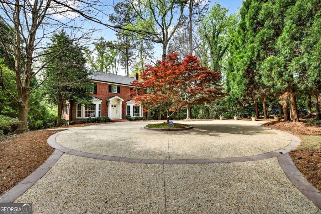 Photo of 596 W Wesley Road NW, Atlanta, GA 30305 (MLS # 10725256)