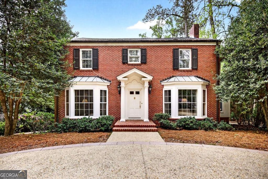 Photo of 596 W Wesley Road NW, Atlanta, GA 30305 (MLS # 10725256)