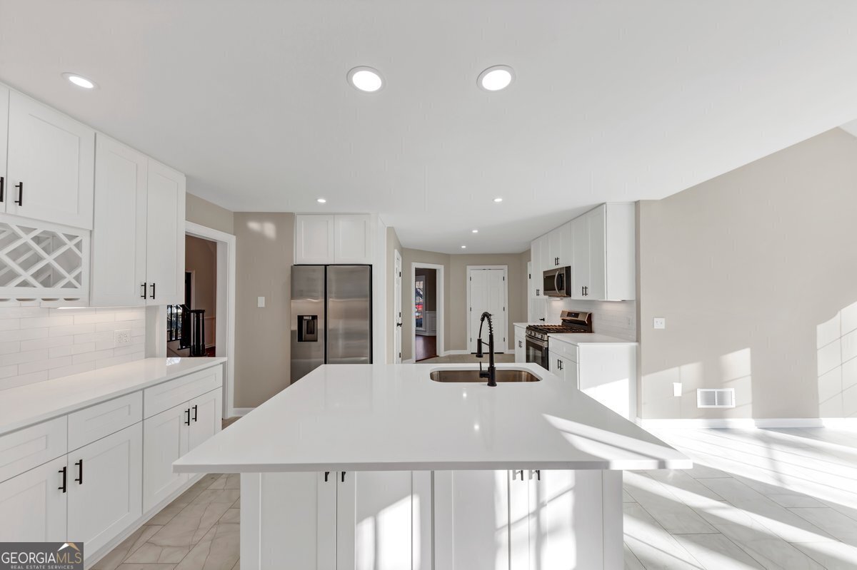 3017 Lana LN