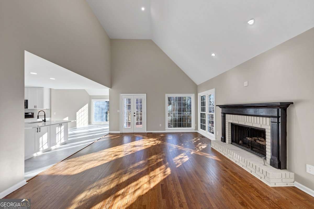 Creekside Oaks - Residential