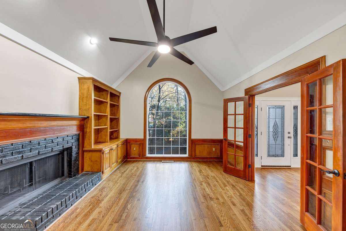 Creekside Oaks - Residential