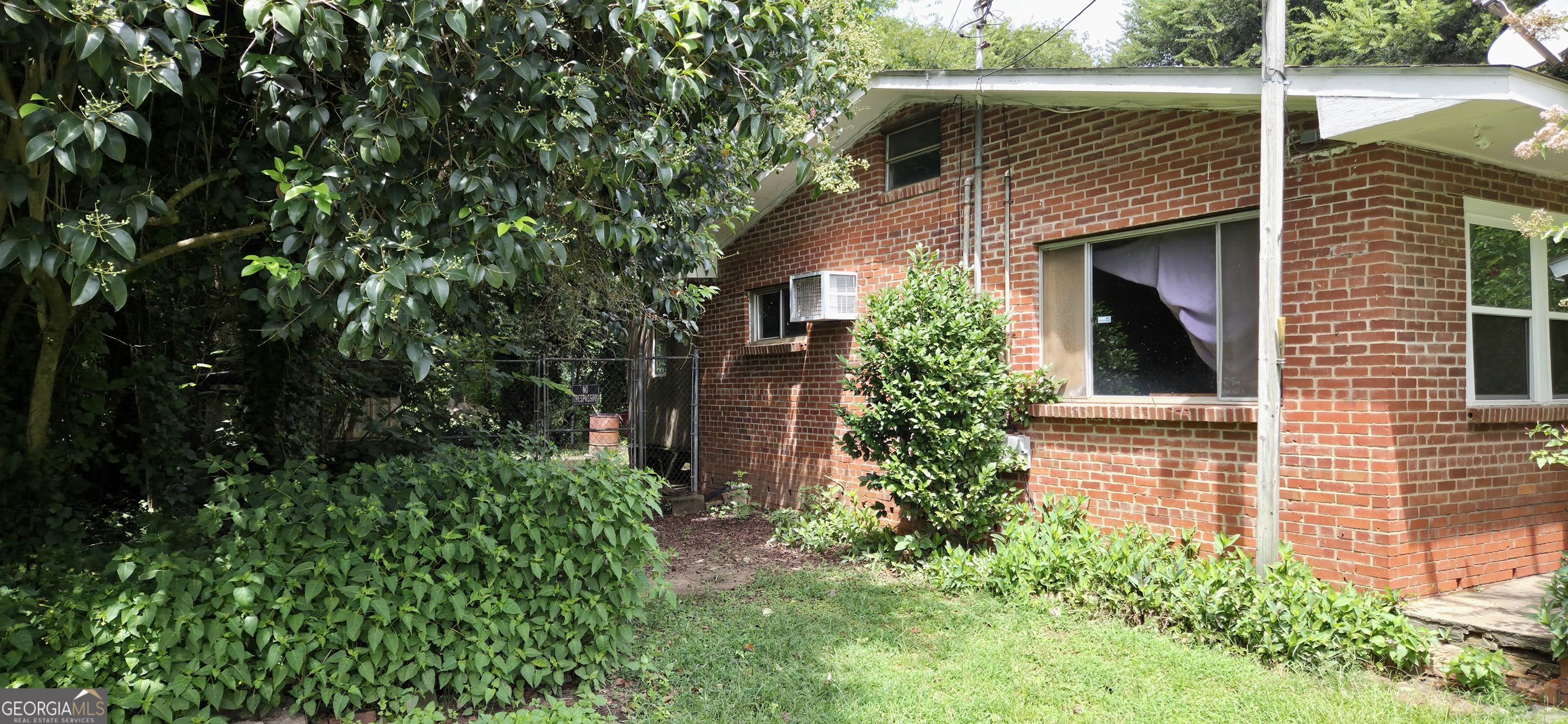 3861 Desoto DR