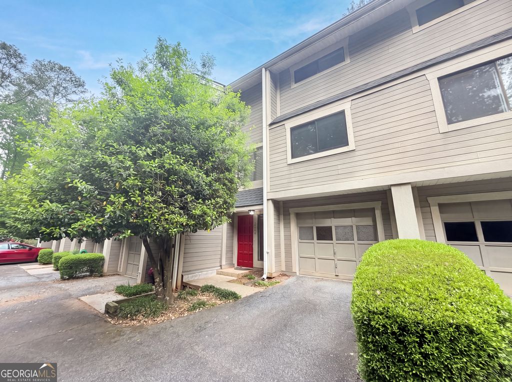 Photo of 2869 Torreya Way SE, Marietta, GA 30067 (MLS # 10737848)