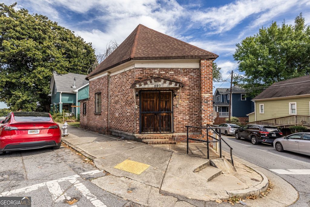 Photo of 597 Auburn Avenue NE, Atlanta, GA 30312 (MLS # 10655882)