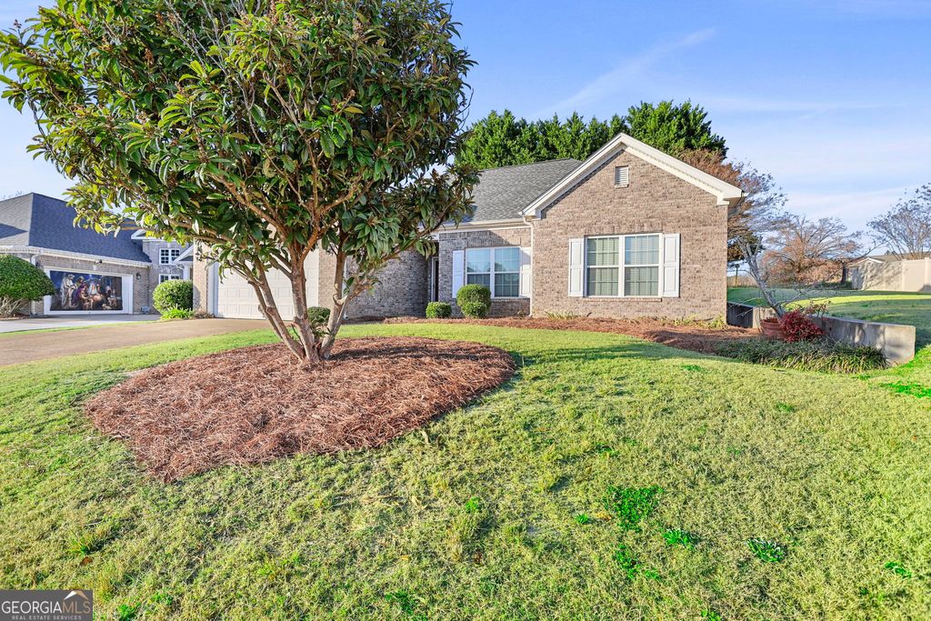 Photo of 214 Meadow Run, Carrollton, GA 30116 (MLS # 10705629)