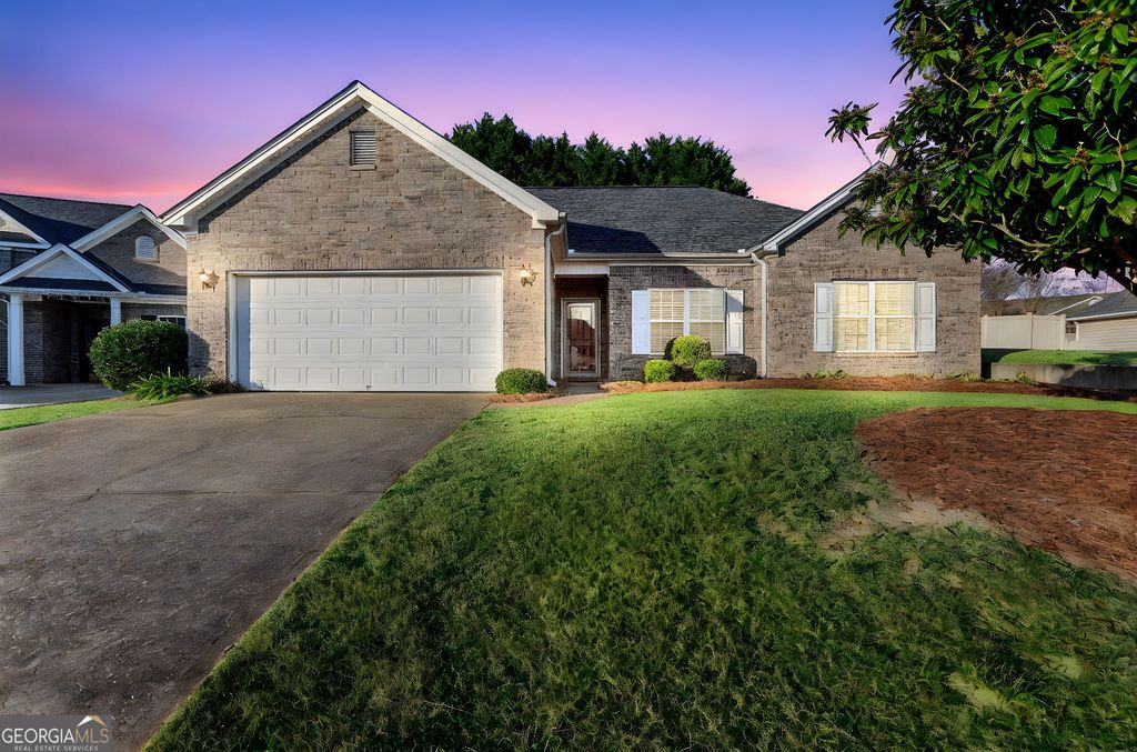 Photo of 214 Meadow Run, Carrollton, GA 30116 (MLS # 10705629)