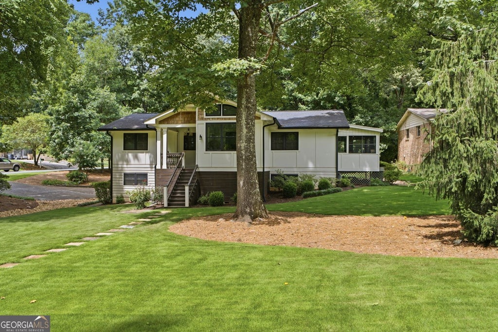 Photo of 2661 NE Sheila Lane NE, Marietta, GA 30062 (MLS # 10817797)