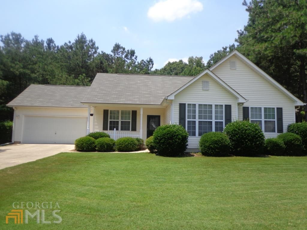 Photo of 45 Chemin Place, Sharpsburg, GA 30277 (MLS # 10650949)