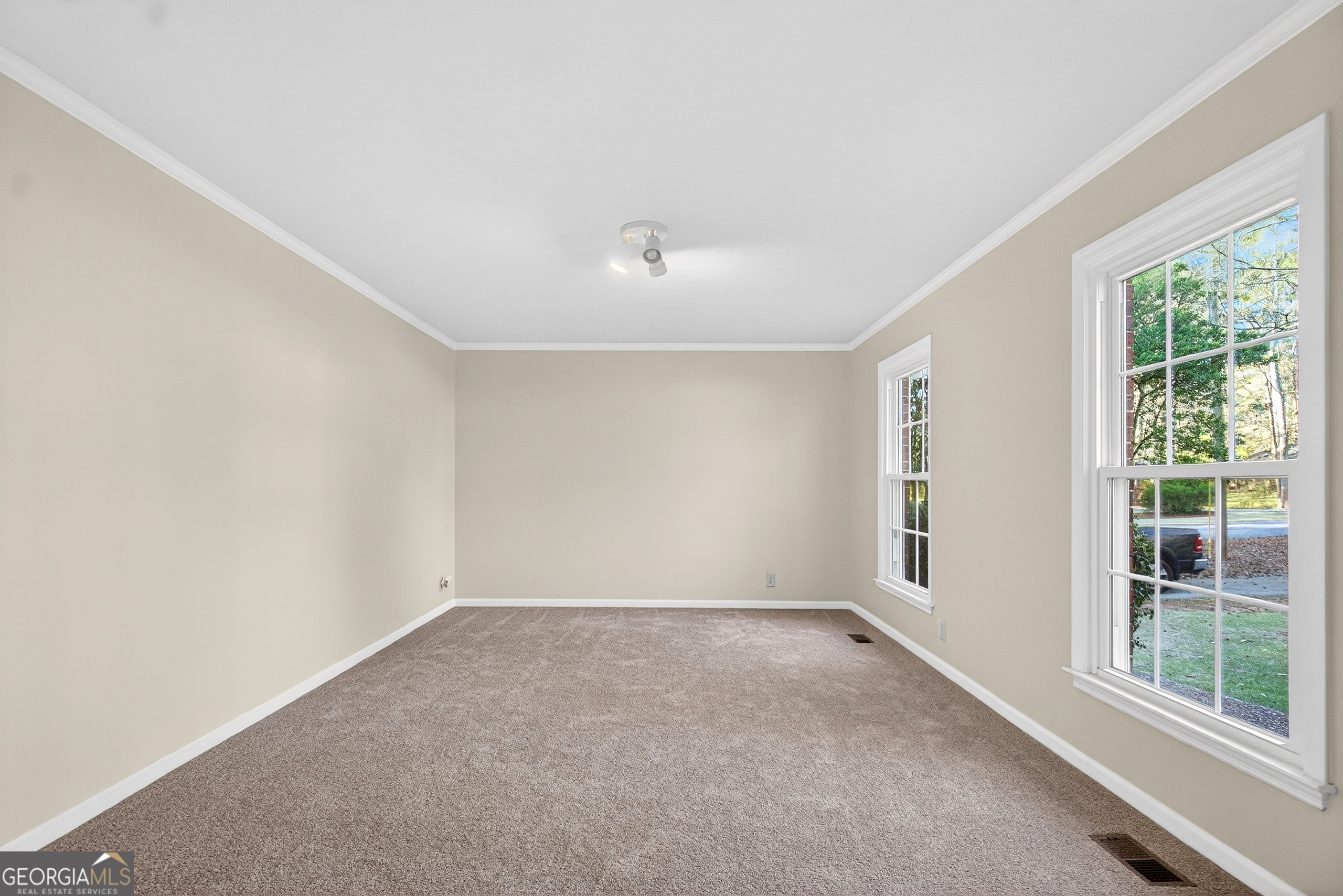 217 Baywood CIR