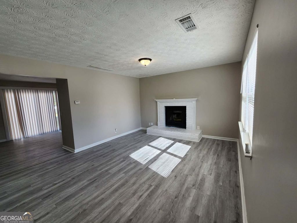 Photo of 1653 Pinedale Circle NW, Conyers, GA 30012 (MLS # 10737164)