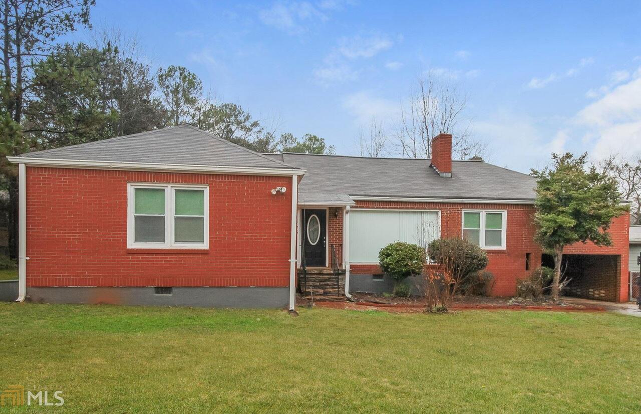 Beautiful 4 bedroom 2 bathroom home. A renters insurance policy in the resident's name is required. Pet fees and pet rent vary by market; breed restrictions apply. Service animals will not incur pet fees but will require documentation. If the home is governed by a homeowners association (HOA), additional application, fees, deposits and rules may supplement the lease agreement (e.g., parking, pets, etc.). If the home has a pool, a subscription of $100 per month will be charged, in addition to rent, for pool maintenance and cleaning.
