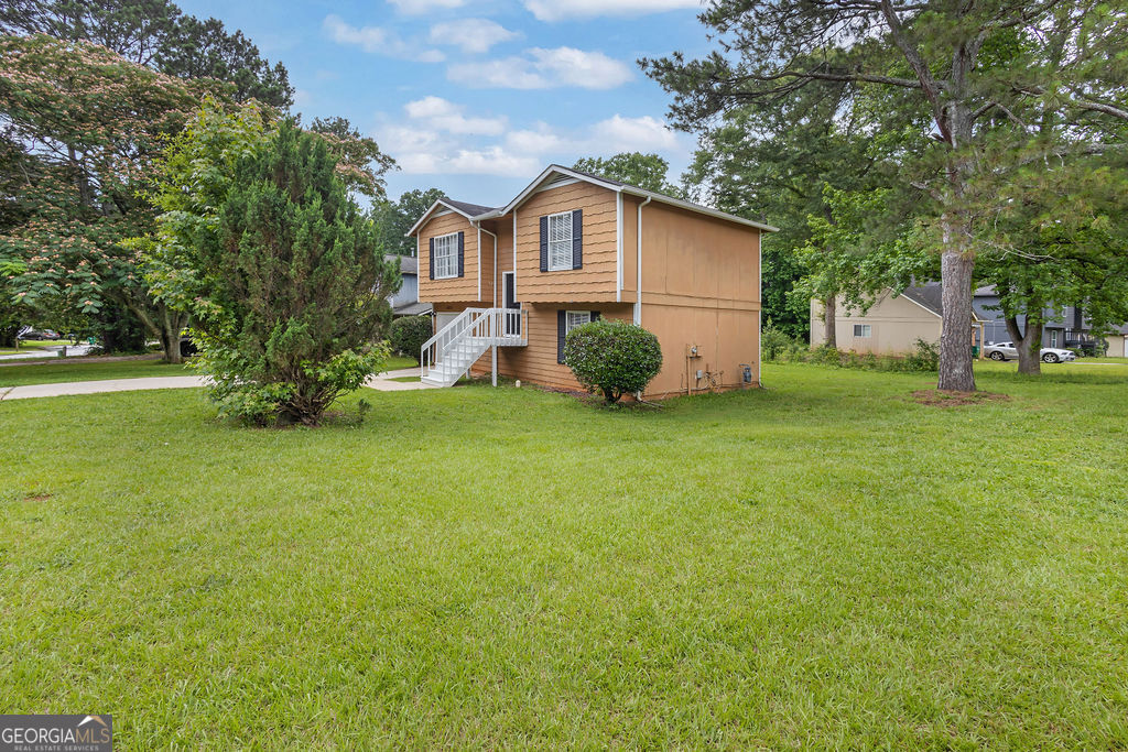 5653 Bradley CIR