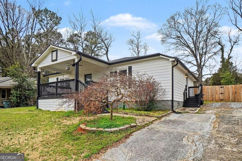 Photo of 1117 Burbank Circle, Marietta, GA 30062 (MLS # 10703178)