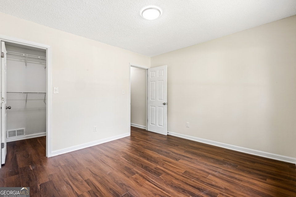 Woodlake Landing - Residential Lease