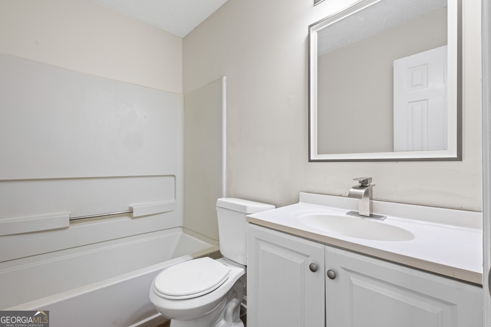 Woodlake Landing - Residential Lease