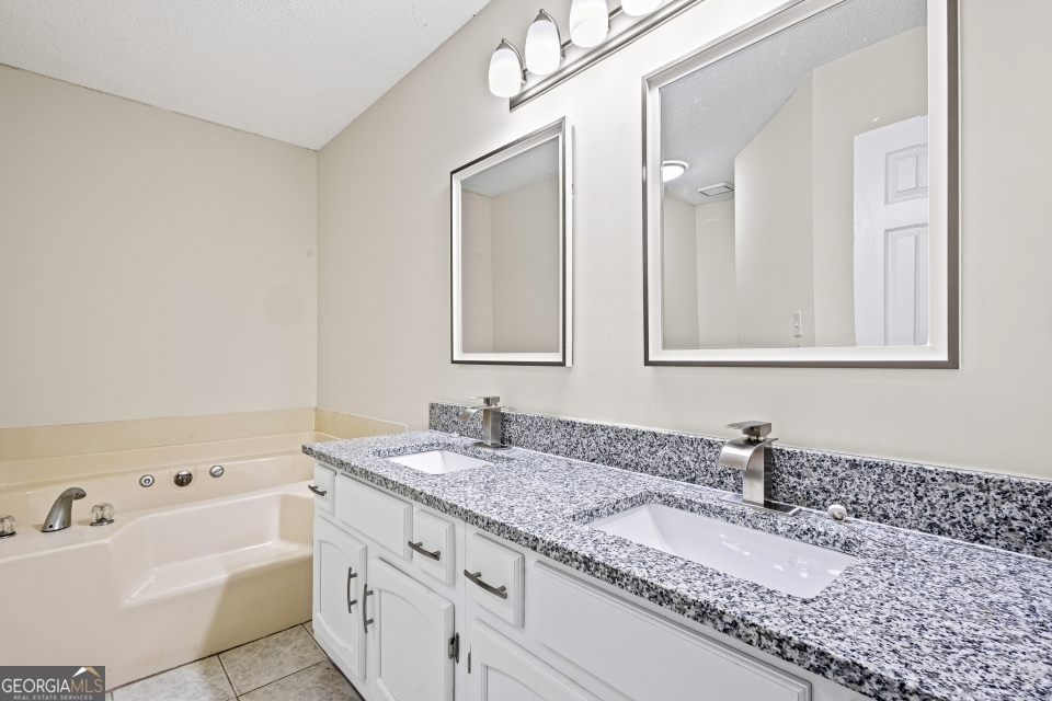 Woodlake Landing - Residential Lease