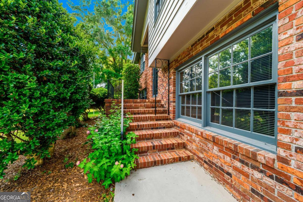 1733 Cedarwood RD