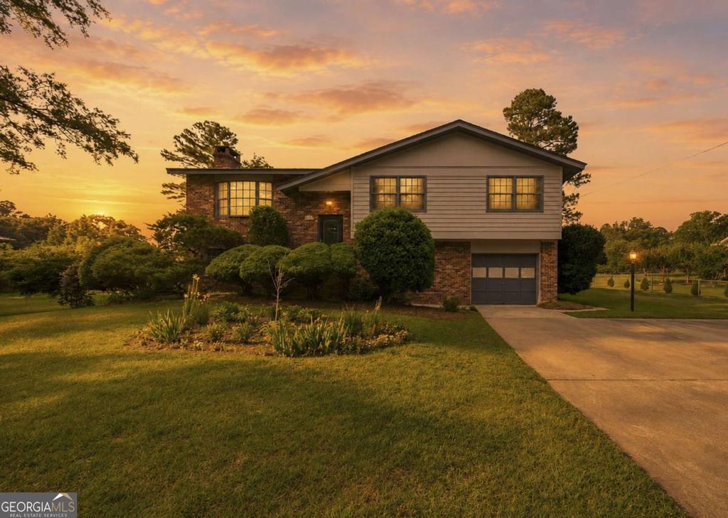 Photo of 1733 Cedarwood Road, Milledgeville, GA 31061 (MLS # 10770962)
