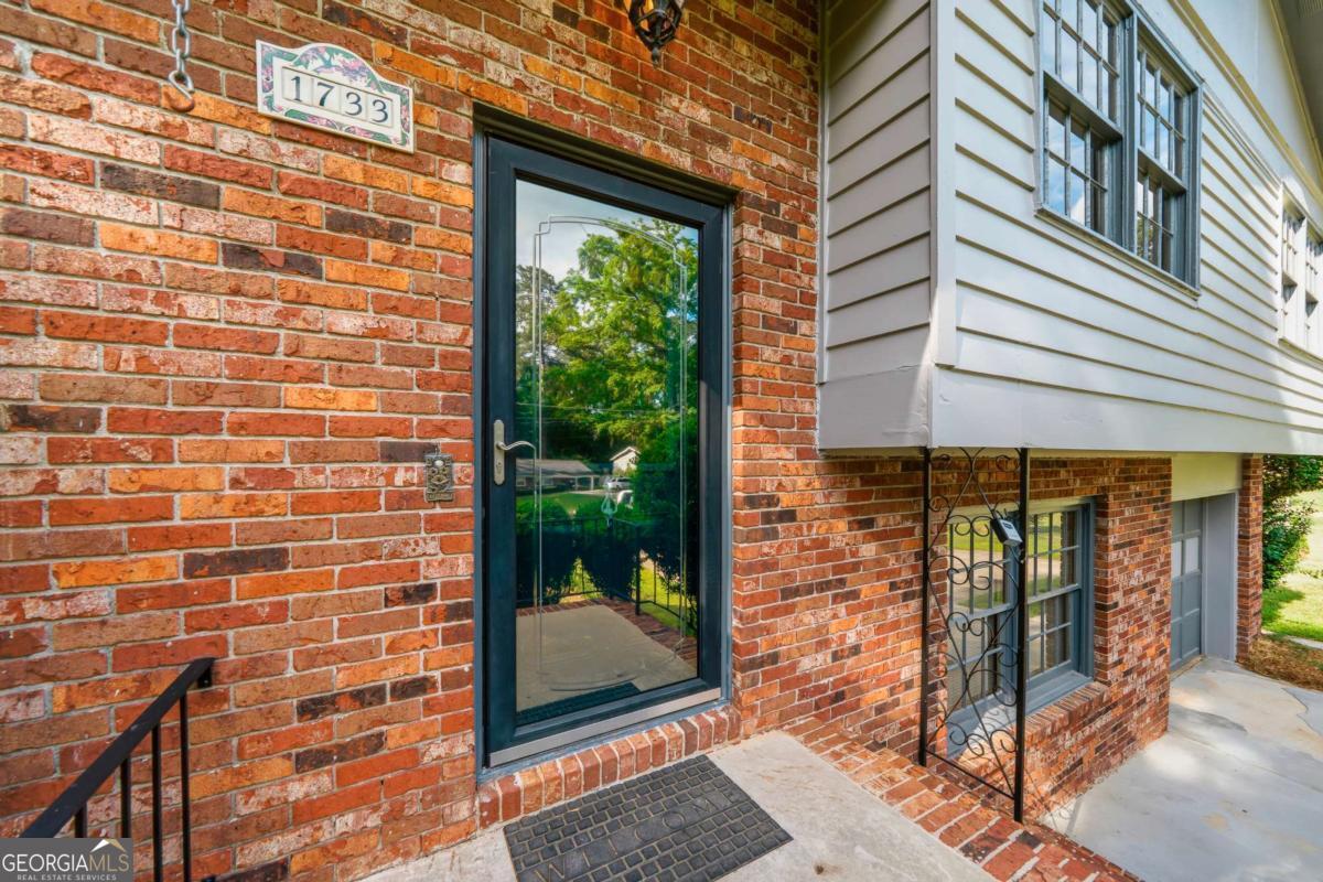 1733 Cedarwood RD