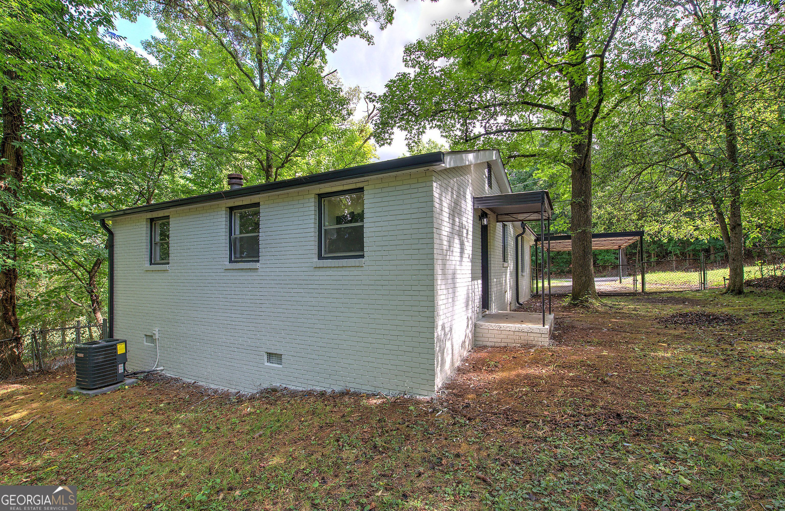 Photo 9 of 10 of 963 Cassville RD SE house