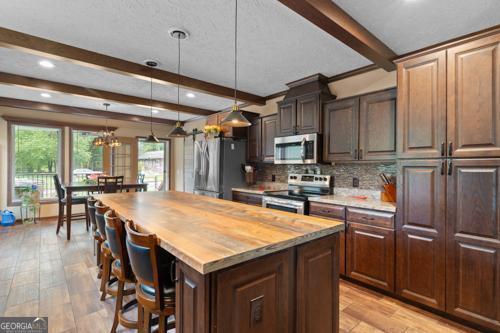 80 David RD