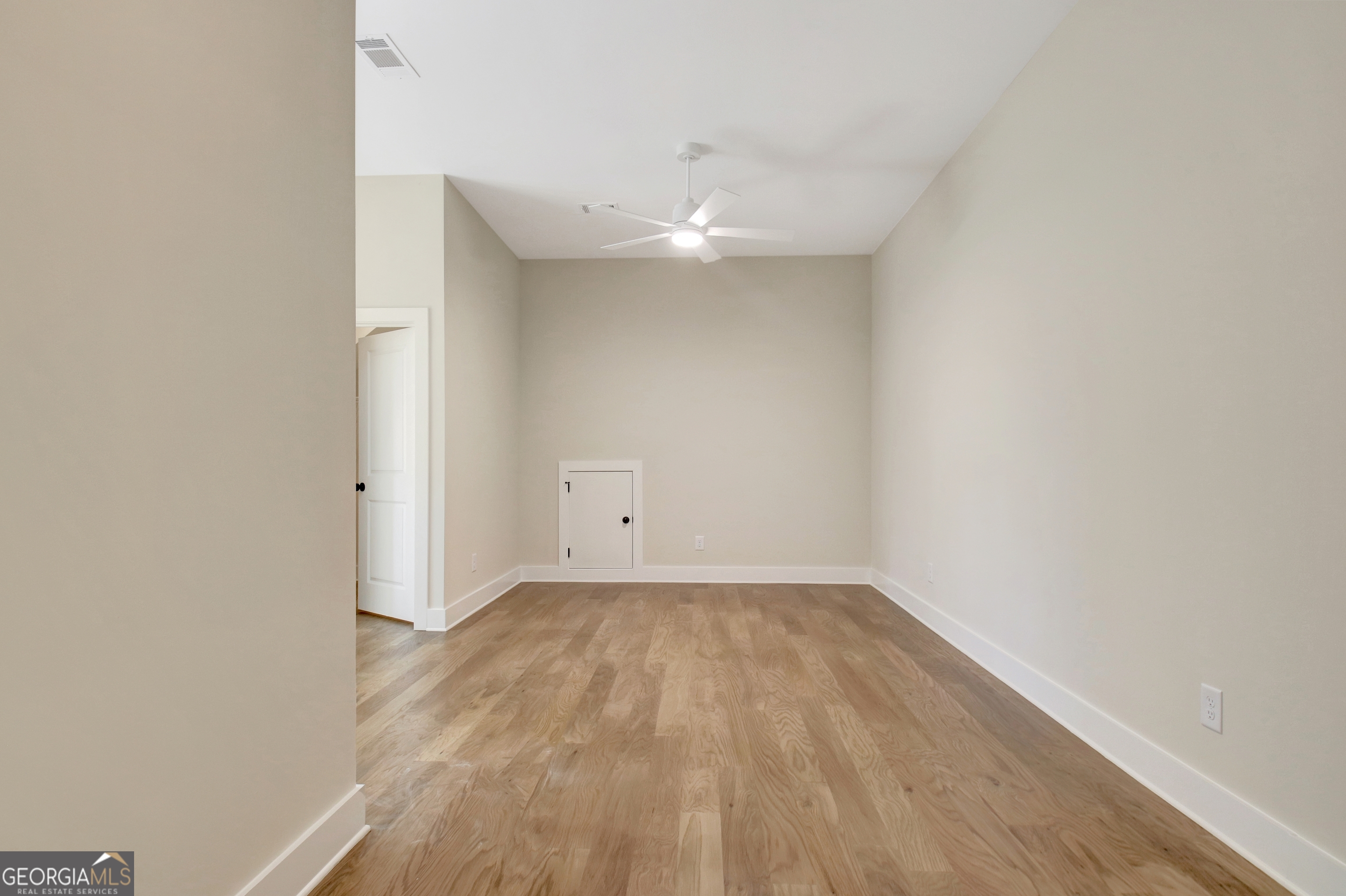 Sharpsburg, Georgia 30277, United States, 4 Bedrooms Bedrooms, ,5 BathroomsBathrooms,Residential,Active,81844