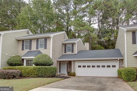 4590 VILLAGE OAKS CIR Dunwoody GA 30338