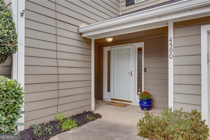 4590 VILLAGE OAKS CIR