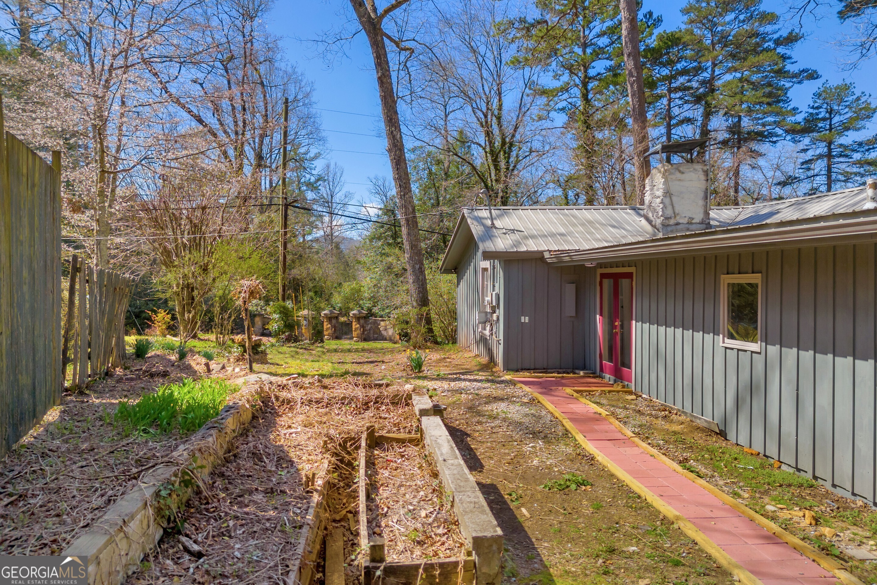 Lakemont, Georgia 30552, United States, 3 Bedrooms Bedrooms, ,2 BathroomsBathrooms,Residential,Active,92679