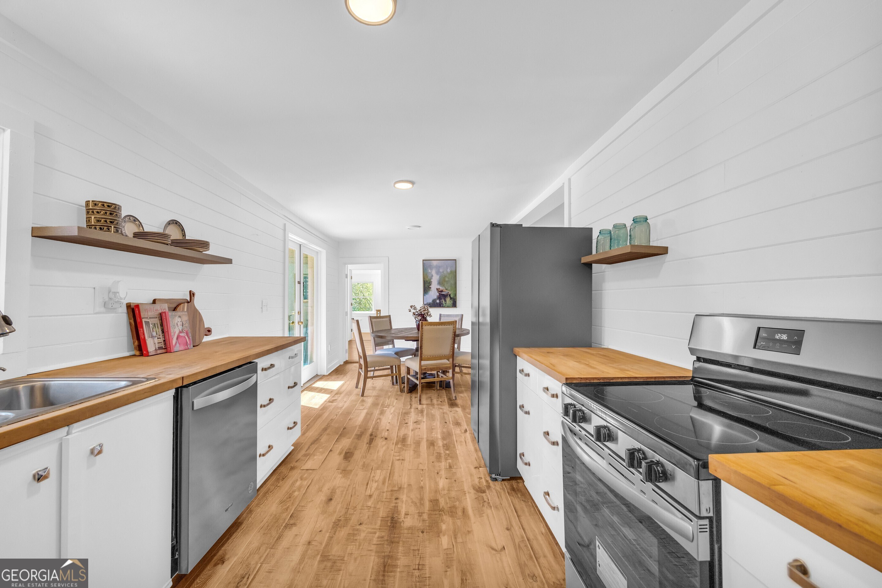 Lakemont, Georgia 30552, United States, 3 Bedrooms Bedrooms, ,2 BathroomsBathrooms,Residential,Active,92679