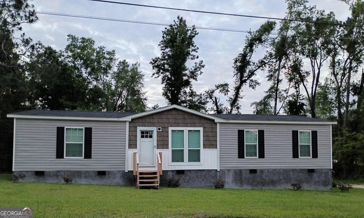Photo 1 of 20 — 138 Canary CIR, Soperton, GA 30457
