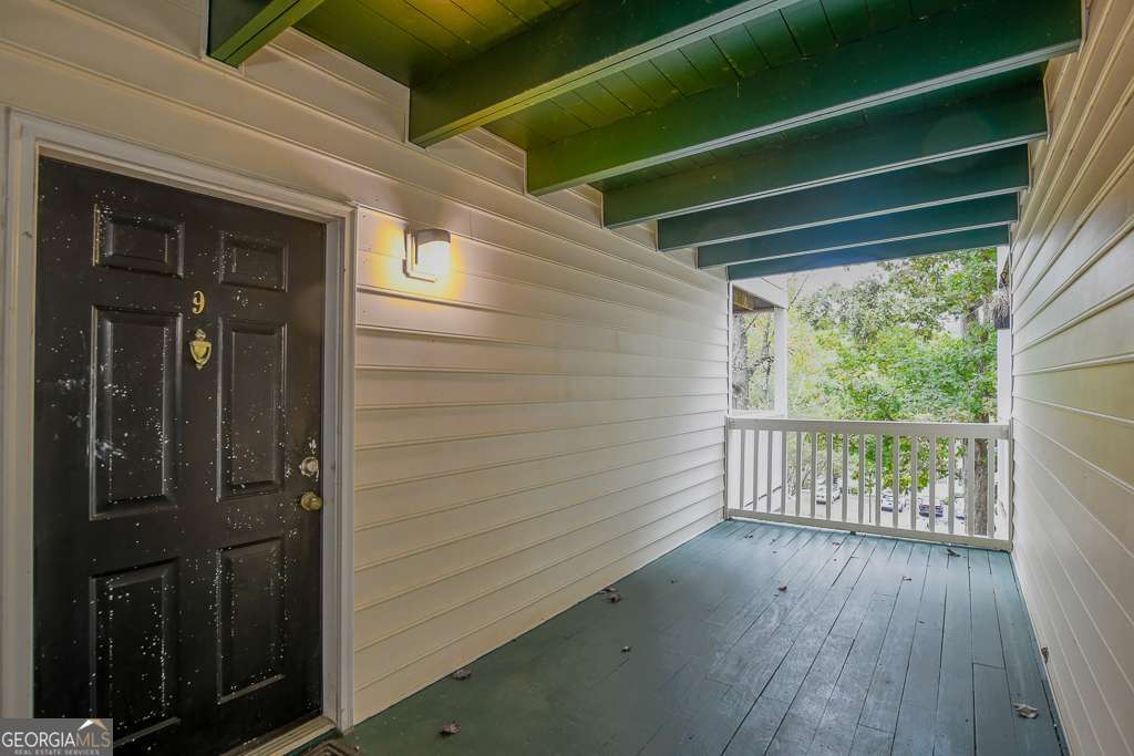 EMERALD LAKE - Residential