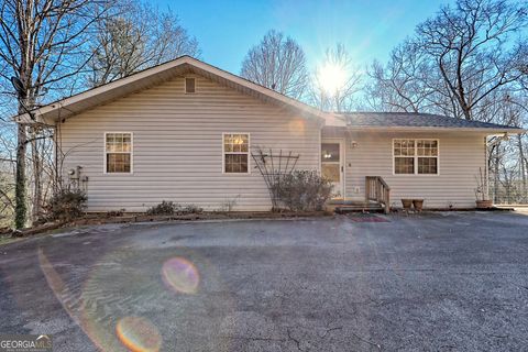 170 White ST Dillard GA 30537