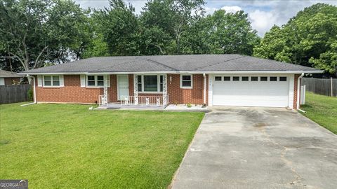 Single Family Residence in Loganville GA 150 Clifford Street.jpg