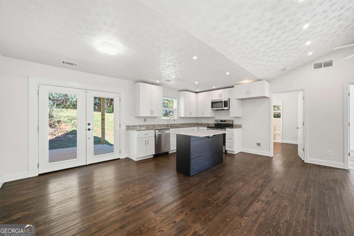 Sassafras Mountain - Residential