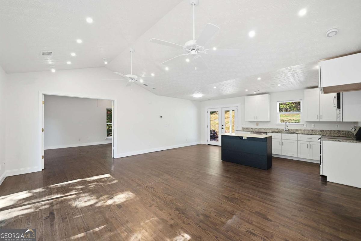 Sassafras Mountain - Residential