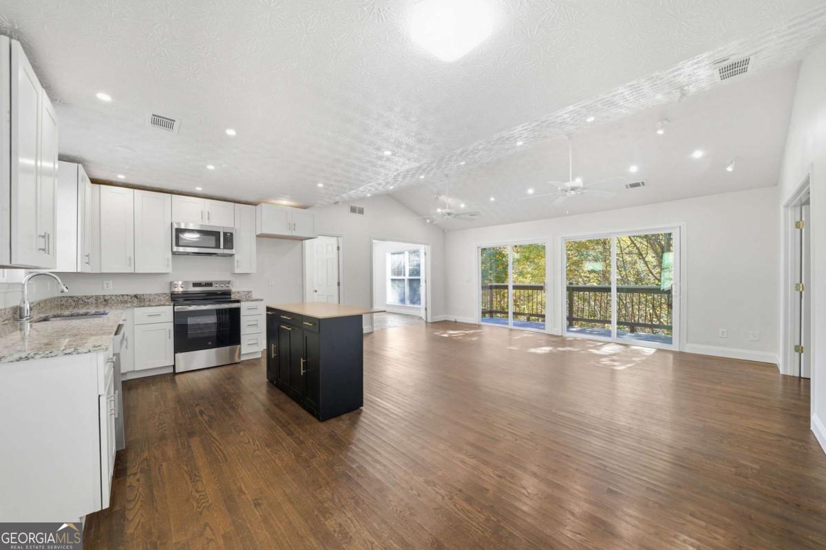 Sassafras Mountain - Residential