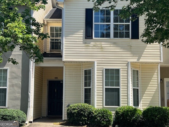 **HOUSING VOUCHER ACCEPTED** 3BR/2.5BA large townhome in quiet community. Laminate flooring on the main level. Spacious family room and dining area, laundry closet in kitchen for full size washer/dryer. Guest half bath on main floor. Upstairs are a large owners suite and bathroom plus 2 additional bedrooms and a full bath. Back yard is fenced. Designated parking pad. Located just minutes from Lovejoy Station Shopping Center, local dining, and Richard Craig Park and Mundy's Mill Park, this home offers easy access to everything you need. Plus, quick access to I-75 makes commuting a breeze.