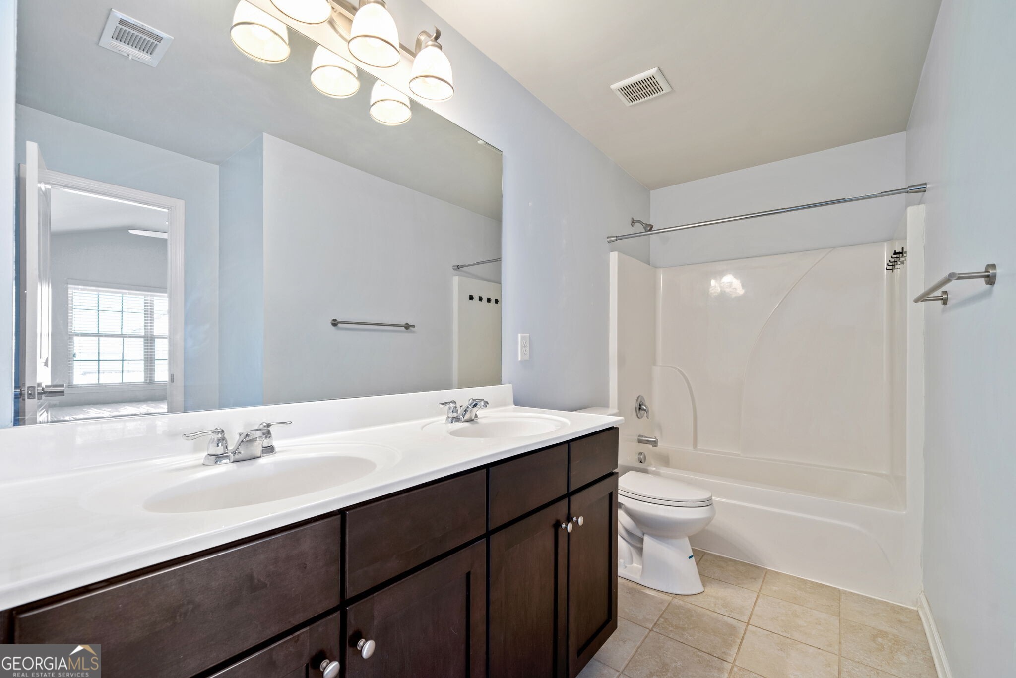 Grayson, Georgia 30017, United States, 4 Bedrooms Bedrooms, ,3 BathroomsBathrooms,Residential,Active,32101