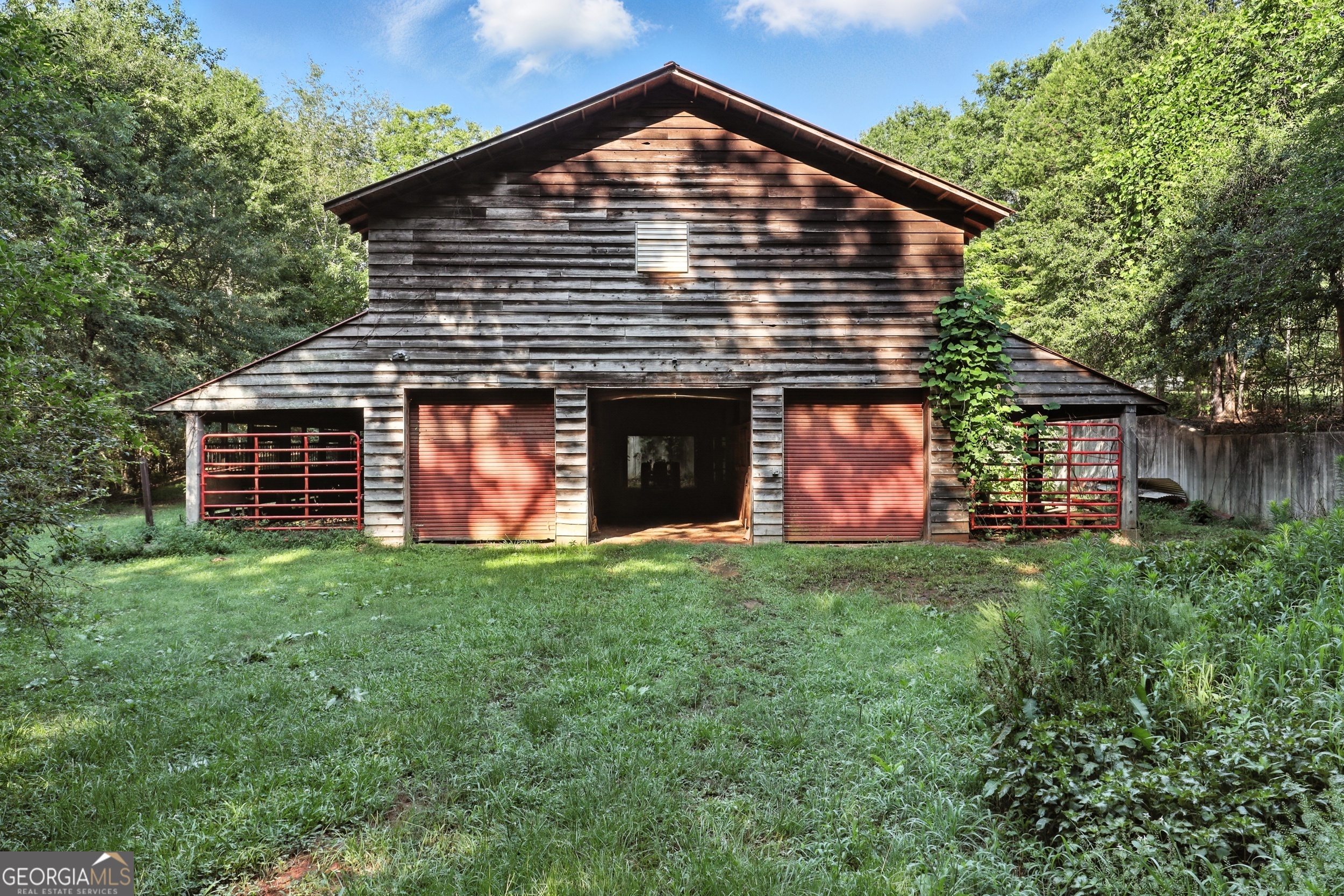 1592 Black Mountain RD