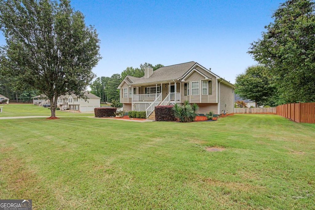 Photo of 138 Paradise Pointe, Douglasville, GA 30134 (MLS # 10793798)