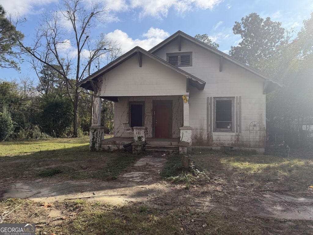 Photo of 320 W Magnolia Street, Fitzgerald, GA 31750 (MLS # 10656674)