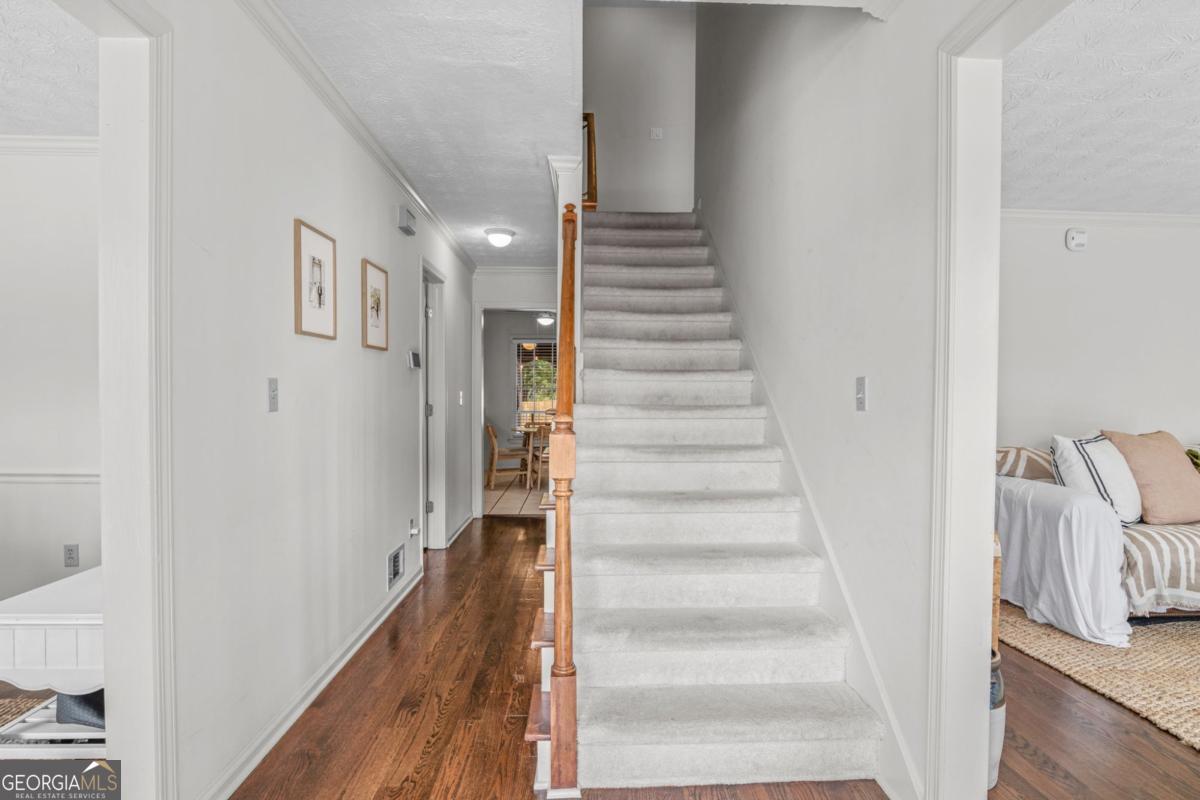 994 Coach House DR