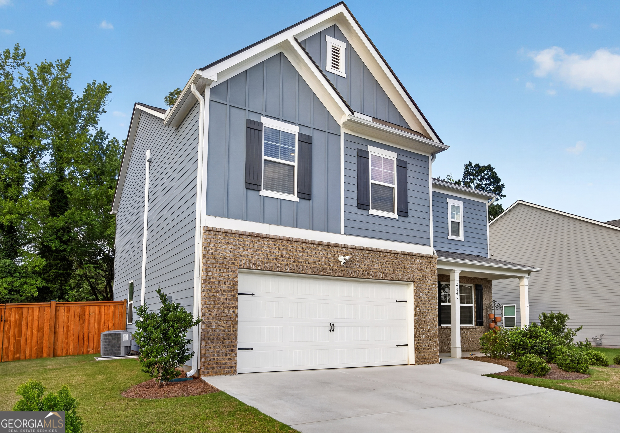 4840 Golden Finch LN SW