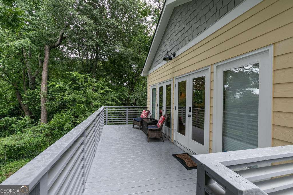 1084 Sanders AVE SE B