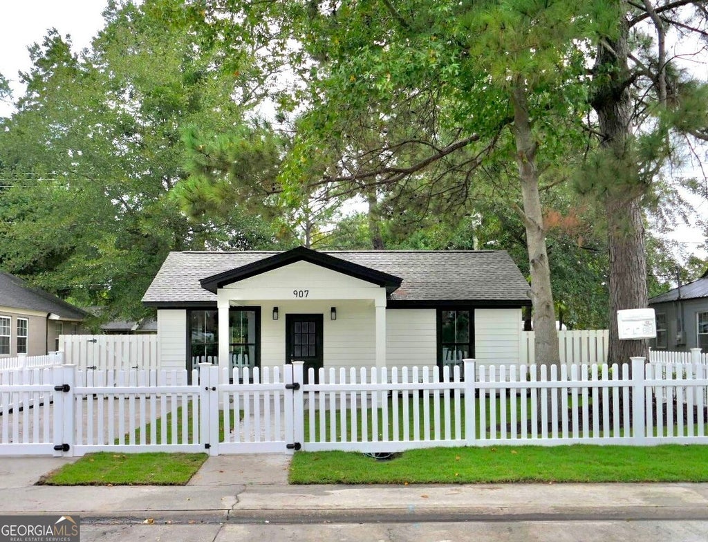 Photo of 907 Cubbedge Street, Savannah, GA 31415 (MLS # 10871407)